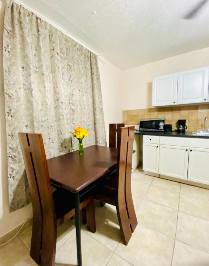 Hallandale Beach Motel With Free Parking And Full Kitchen ! No Extra Fees! Accepting Cash! Zewnętrze zdjęcie